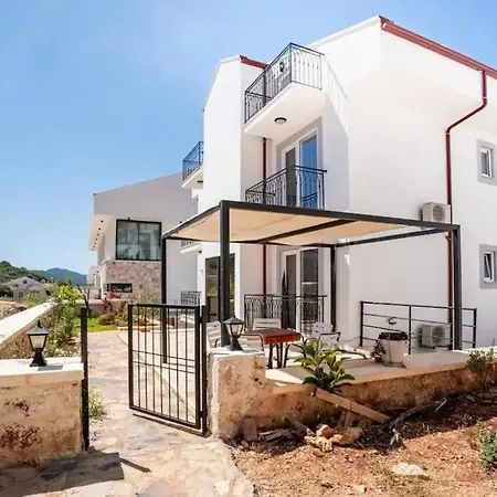 Eyluel Sakura Kaş